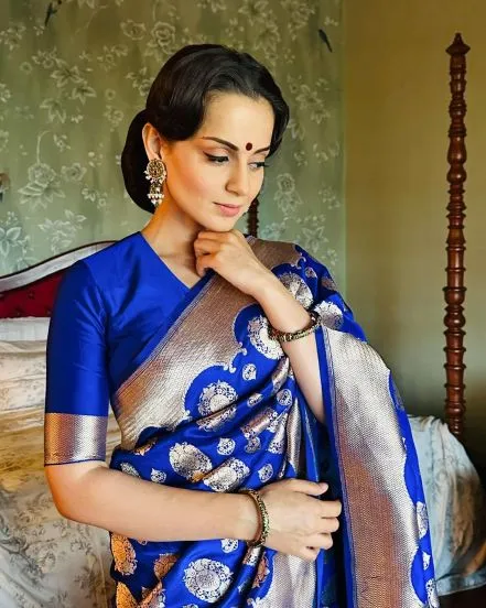 kangana ranaut sadhanaji inspired retro look in blue zari saree see photos