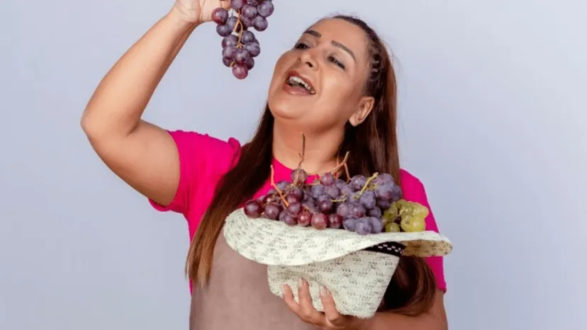 How does consuming grapes improve overall health as well as heart health