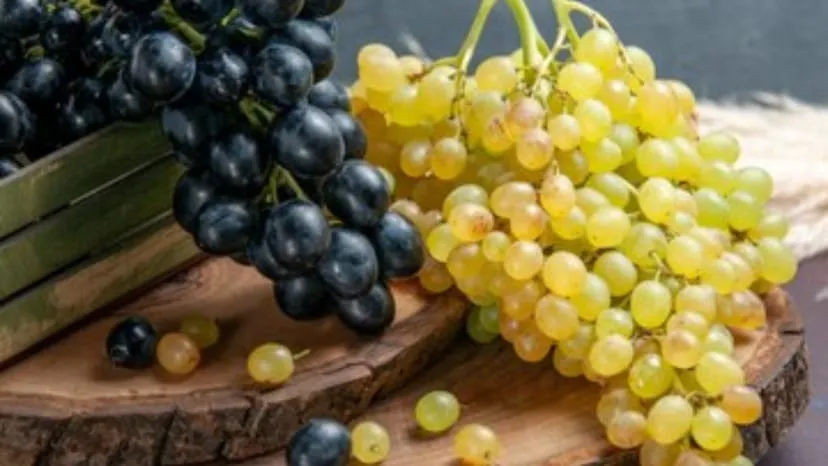 How does consuming grapes improve overall health as well as heart health