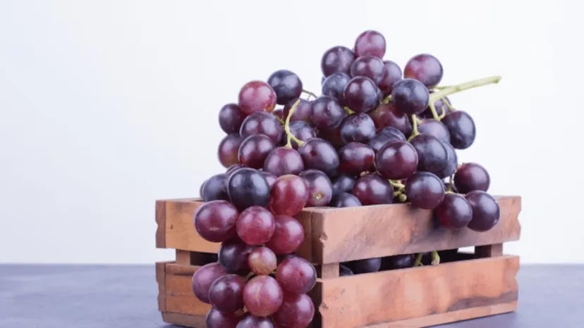 How does consuming grapes improve overall health as well as heart health