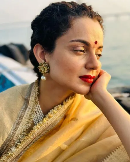 Kangana Ranaut at ganga ghat candid