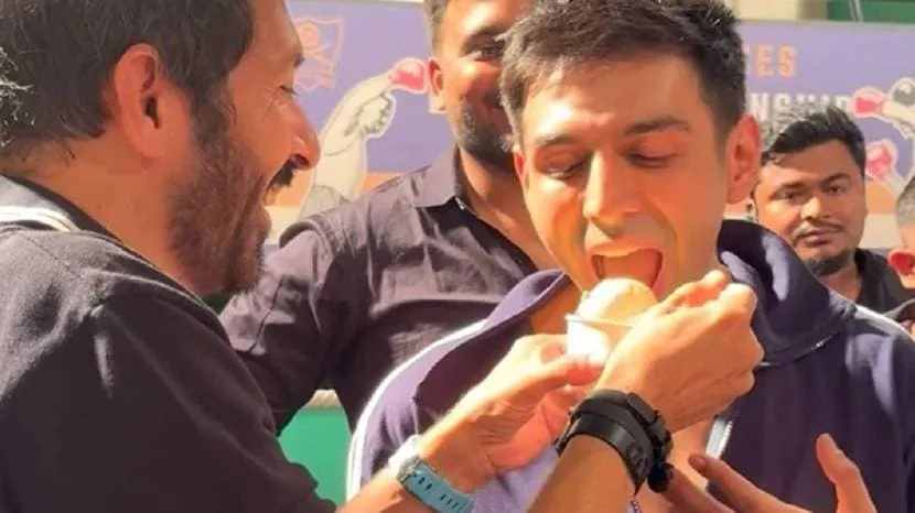 1 Year No Sugar Will Make Diabetes to Weight Loss Body Changes Experts Revels Calories One Spoon Sugar Jaggery Has Kartik Aryan Experiment