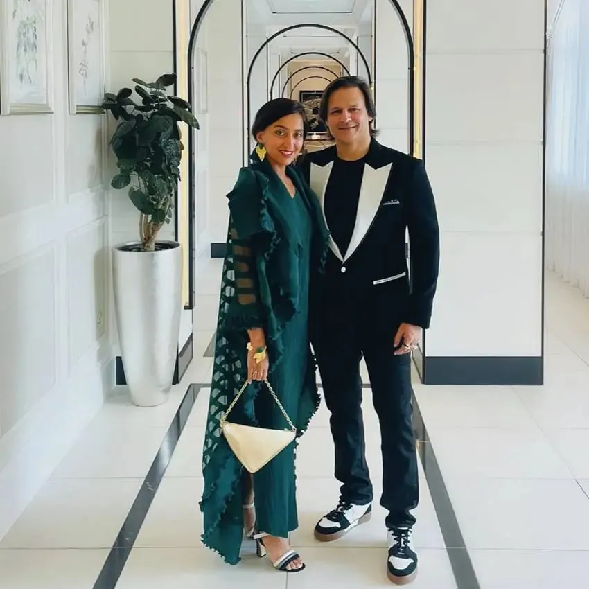 bollywood-celebrities-married-to-their-fans