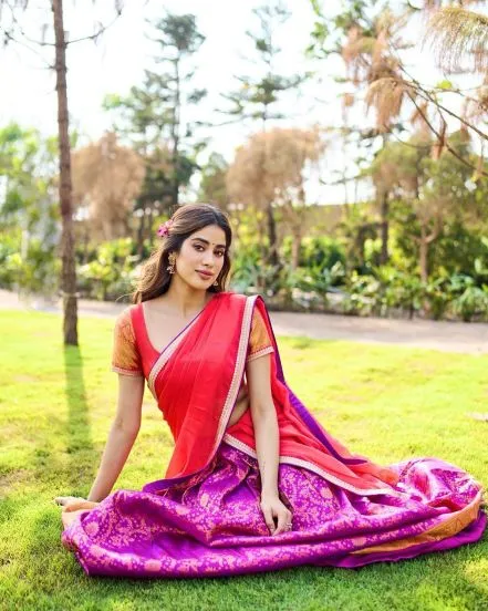 Janhvi kapoor visited tirumala tirupati on her birthday shared her south indian look photos