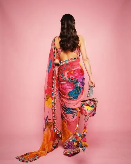 sara-ali-khan-saree-bag-price