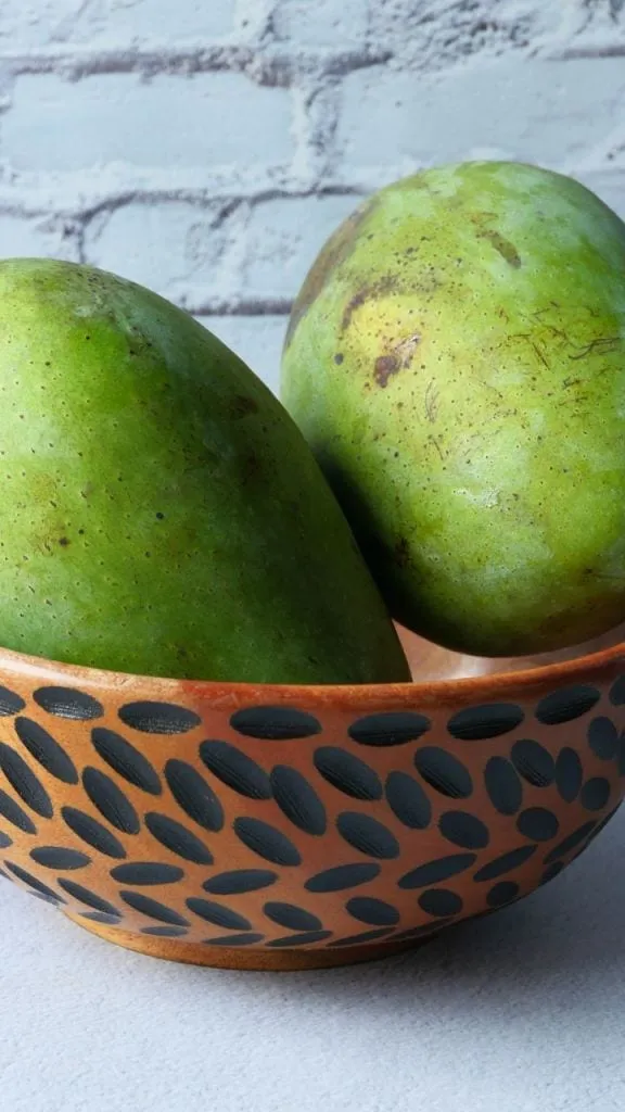 raw mango photo