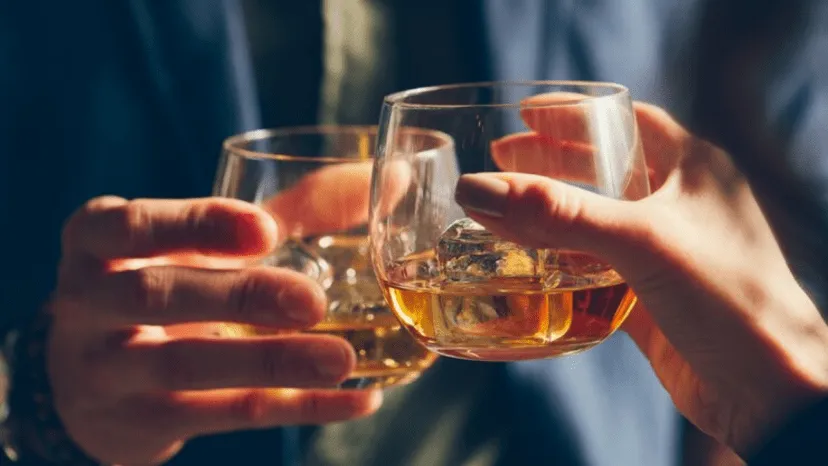 Precious evening glass the story behind why drinks are measured in pegs what does a peg mean and why alcohol is measured as 30 60 90 ml or patiala peg