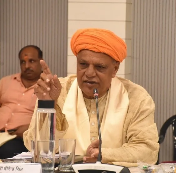 BJP has avoided giving chance to senior leaders.
