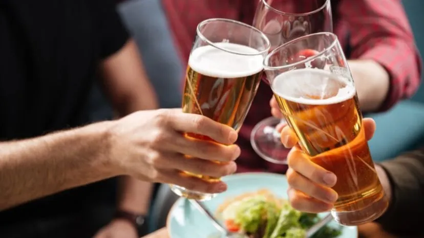 Precious evening glass the story behind why drinks are measured in pegs what does a peg mean and why alcohol is measured as 30 60 90 ml or patiala peg
