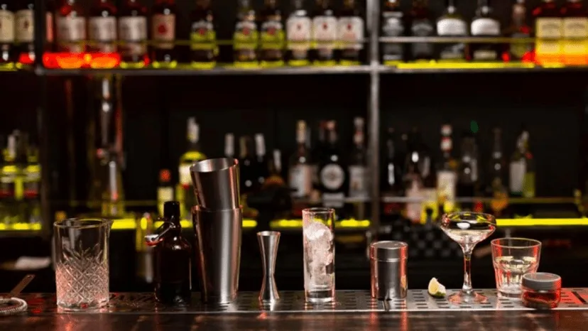 Precious evening glass the story behind why drinks are measured in pegs what does a peg mean and why alcohol is measured as 30 60 90 ml or patiala peg