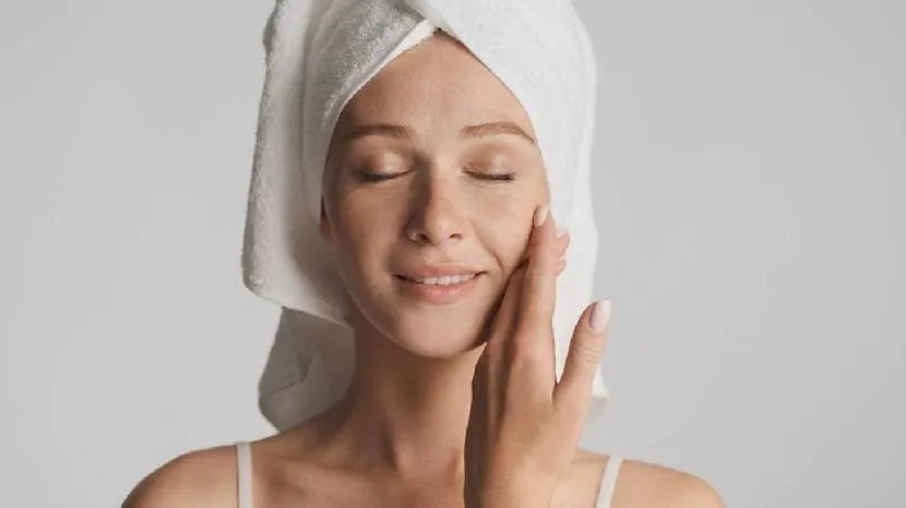 How Many Times And How To Do Ice Water Facials To Tighten The Skin Here Are Few Easy Steps 