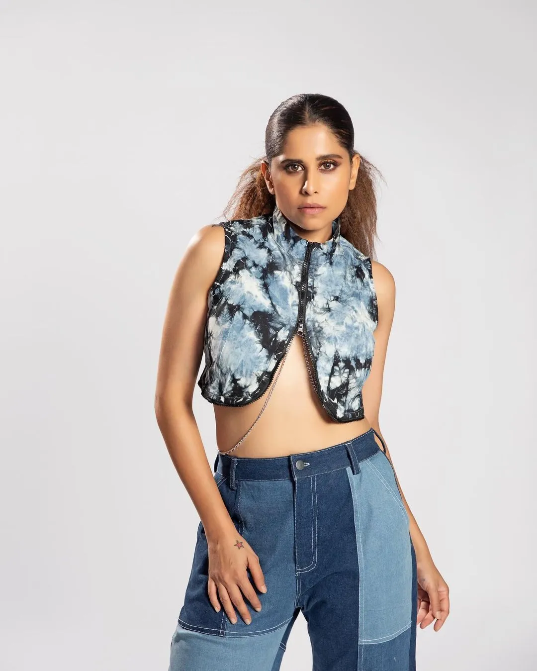 Sai Tamhankar Denim Outfit