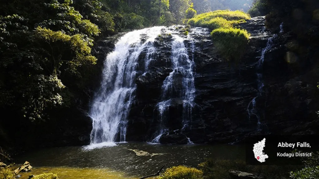 top 10 travel destinations in india | best tourist places for June July | Ladakh | Valley of Flowers | Dalhousie | Udaipur | Lonavala Coorg | summer vacation tour places