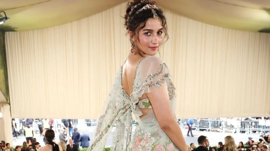 Alia Bhatt Alia Bhatt In Saree | Alia Bhatt Sabyasachi saree | Alia Bhatt Met Gala 2024 | Met Gala 2024