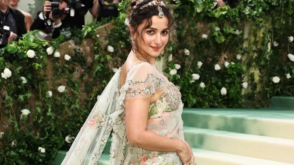 Alia Bhatt Alia Bhatt In Saree | Alia Bhatt Sabyasachi saree | Alia BHatt Met Gala 2024 | Met Gala 2024