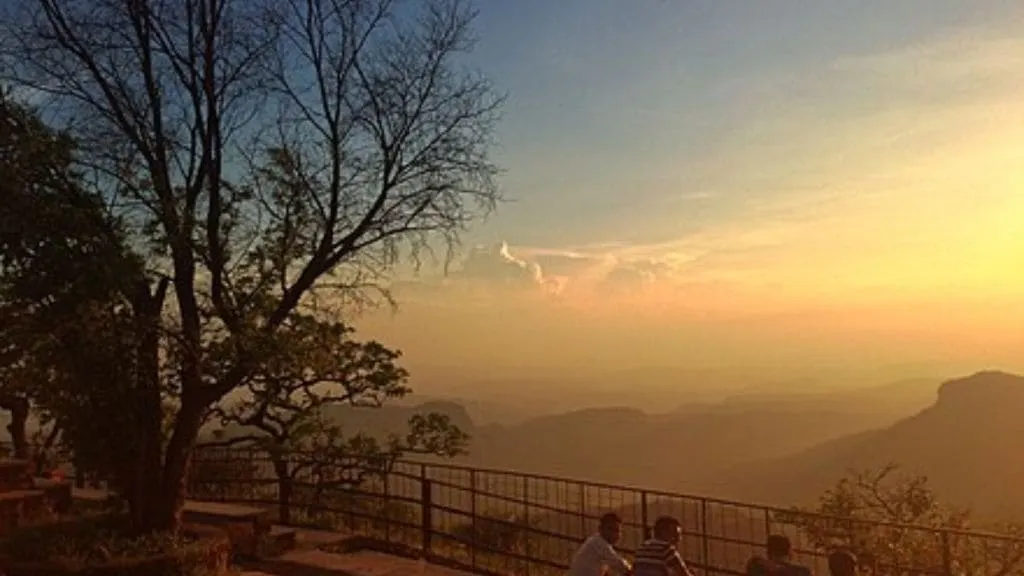 pachmarhi sunset point