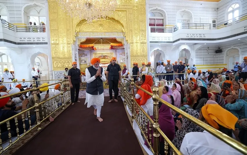 Narendra Modi Patna Sahib Gurudwara Langar