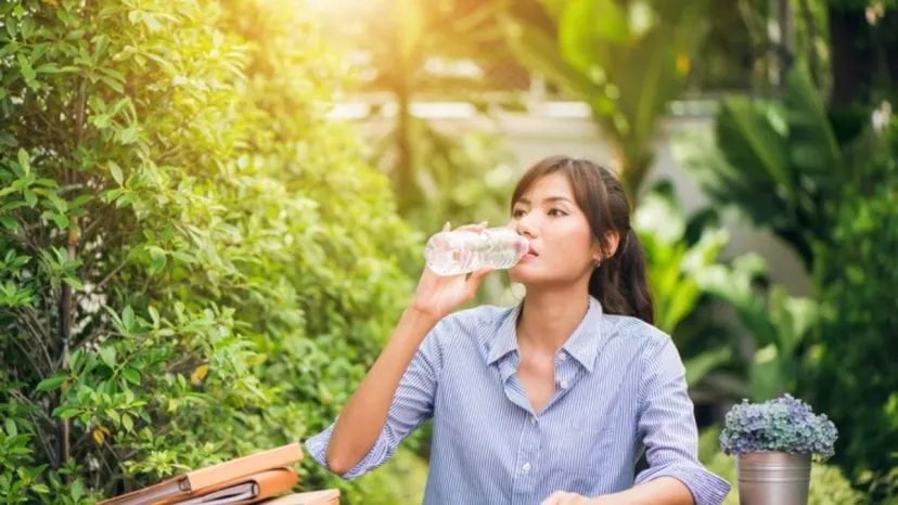 Seven reasons to ditch that glass of ice cold water during summer