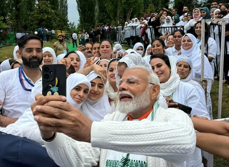 PM Modi Celebrating Yoga Day 2024