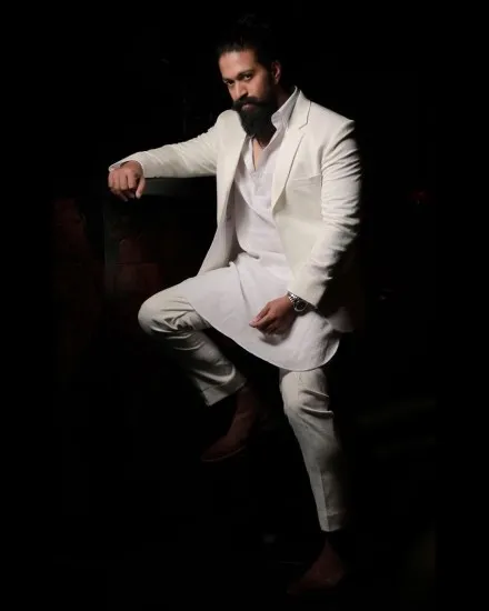 for acting actor left house