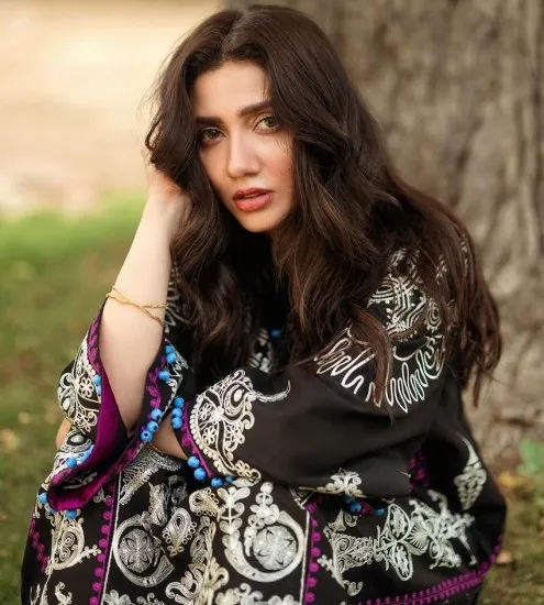 Mahira Khan Cleaned Toilets