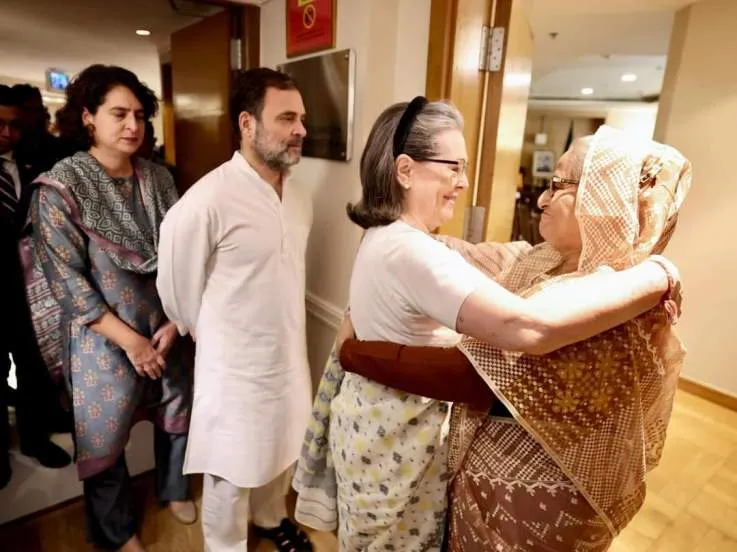  Sheikh Hasina meets Sonia Gandhi