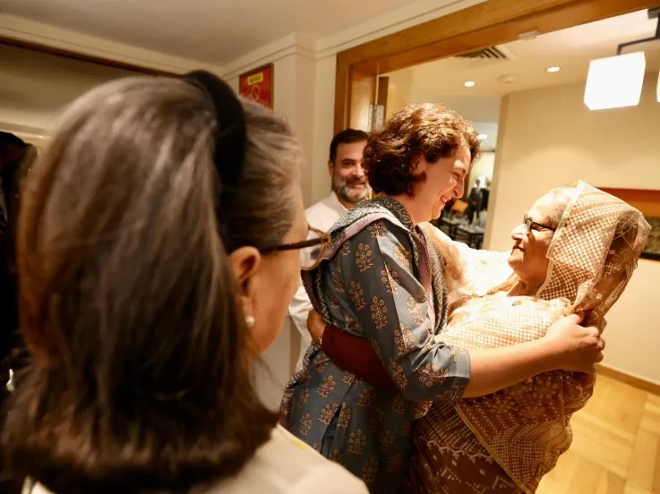  Sheikh Hasina meets Sonia Gandhi