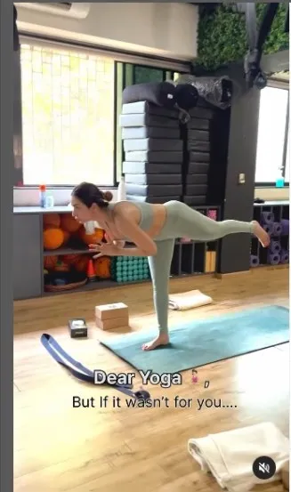 bollywod-actresses-love-yoga