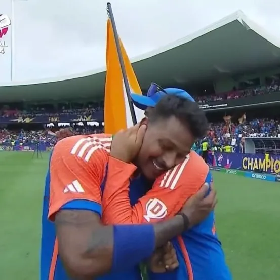 Rhit Sharma kissed Hardik Pandya