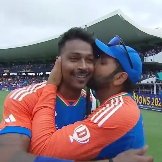Rhit Sharma kissed Hardik Pandya