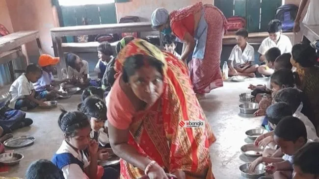 Mid day meal, Raina School, মিড ডে মিল, রায়না স্কুল,