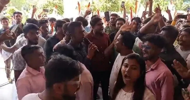 Student protest, গৌড়বঙ্গ বিশ্ববিদ্যালয়, ছাত্র বিক্ষোভ, বাংলা খবর, ব্রেকিং নিউজ, মালদহ, west bengal news