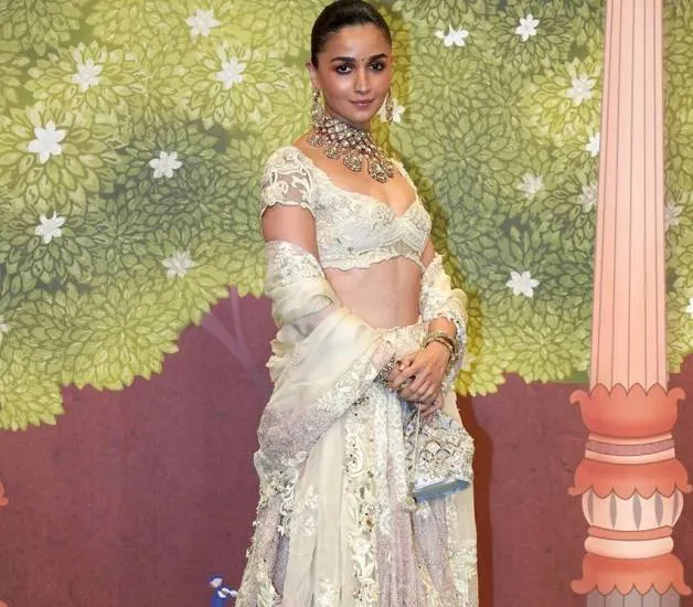 Alia Bhatt in auspicious Ashirwad ceremony