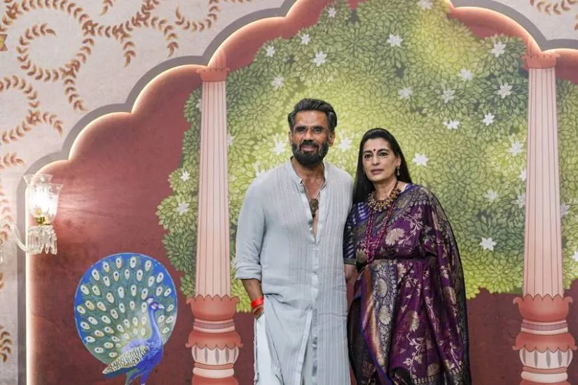 Sunil Shetty With Wife in Shubh Ashirwad Ceremony