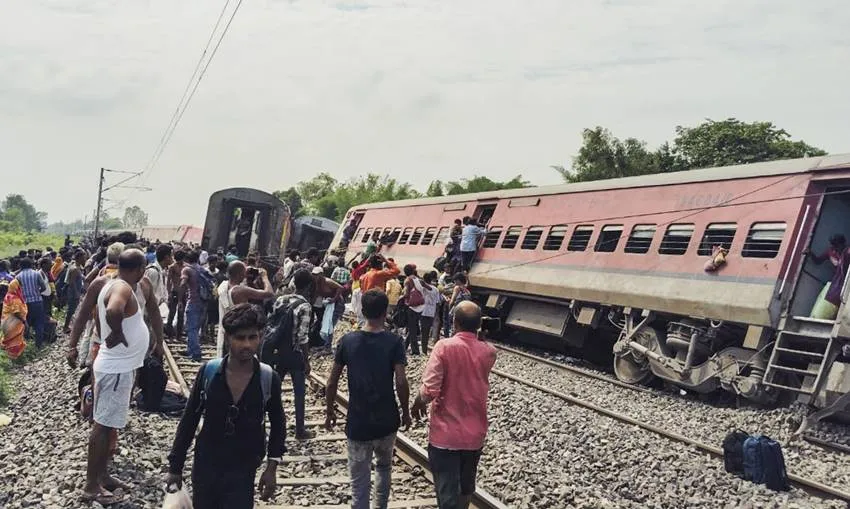 Chandigarh-Dibrugarh Train Accident News in Hindi