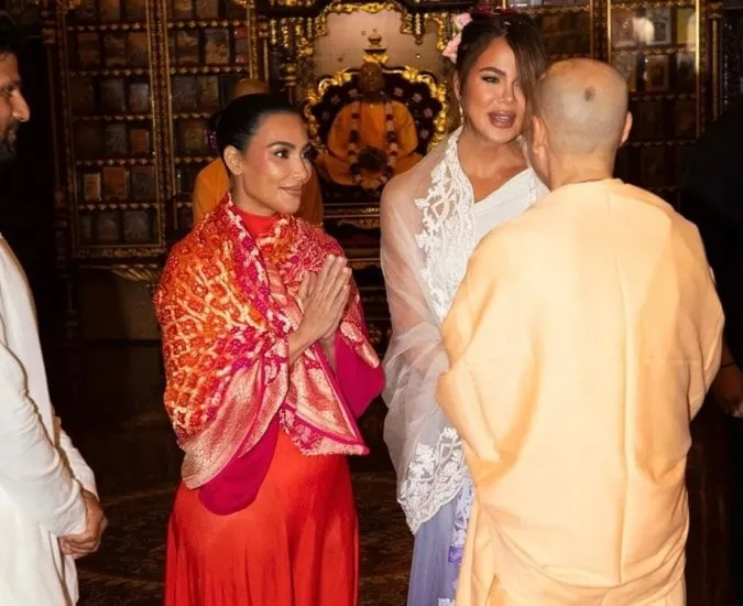 KIM KARDASHIAN AT ISKCON TEMPLE