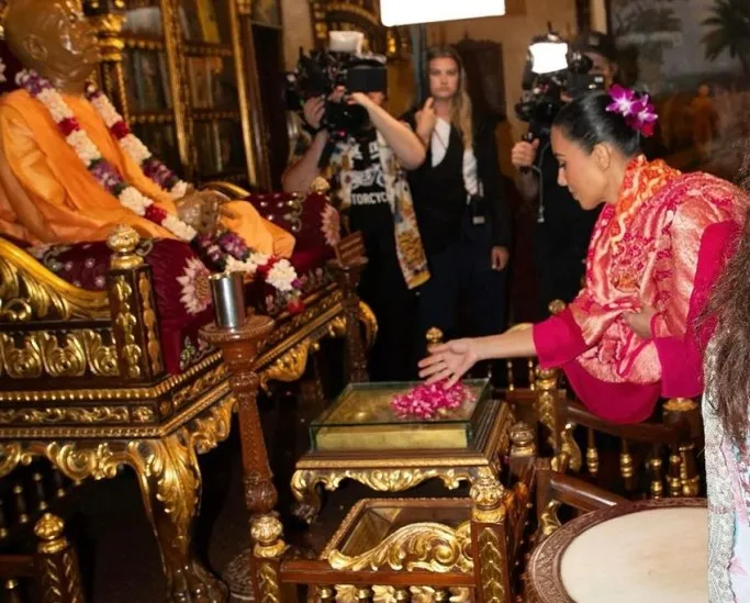 Kim Kardashian Perform Seva in Iskon Temple in Mumbai