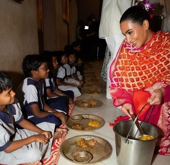 KIM SISTERS VISITS ISKCON TEMPLE
