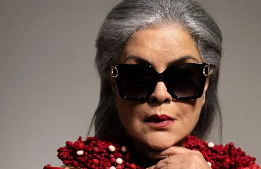 zeenat aman face change