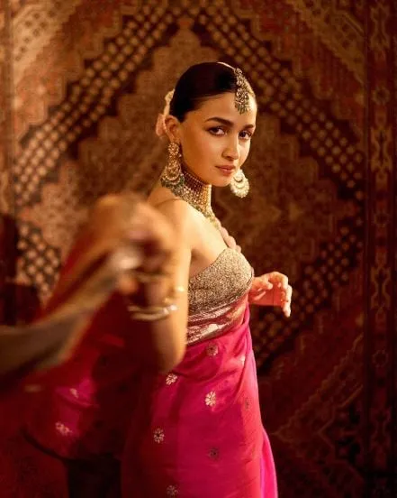 Alia Bhatt wore 160 year old ashavali pink saree