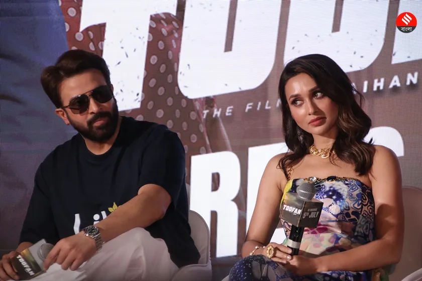 mimi chakraborty, toofan, mimi chakraborty toofan, mimi chakraborty news, mimi chakraborty updates, mimi chakraborty, mimi chakraborty tollywood, mimi chakraborty shakib khan<br />
