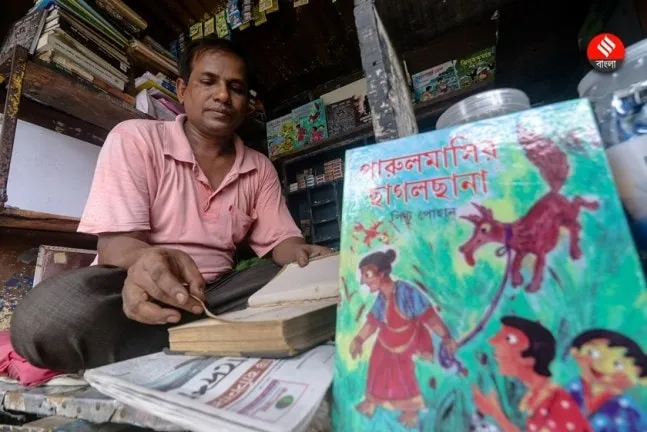 pan seller has written thousands of stories, one novel after another, while sitting in shop