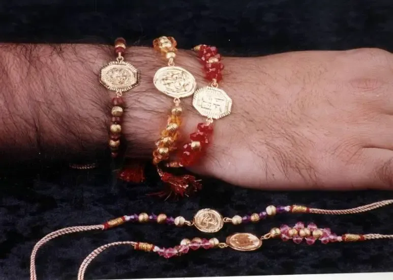 Don't forget to give these gifts to your sister on Raksha Bandhan