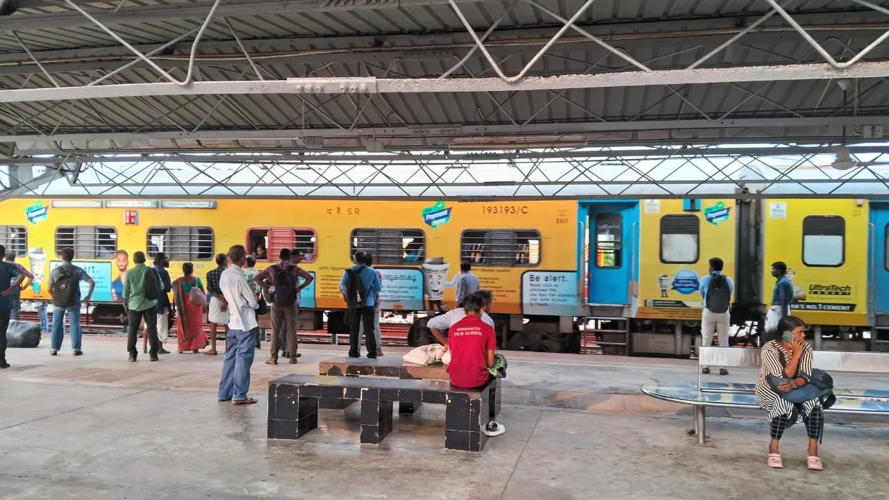 Venad Express | Ernakulam South | Ernakulam Junction