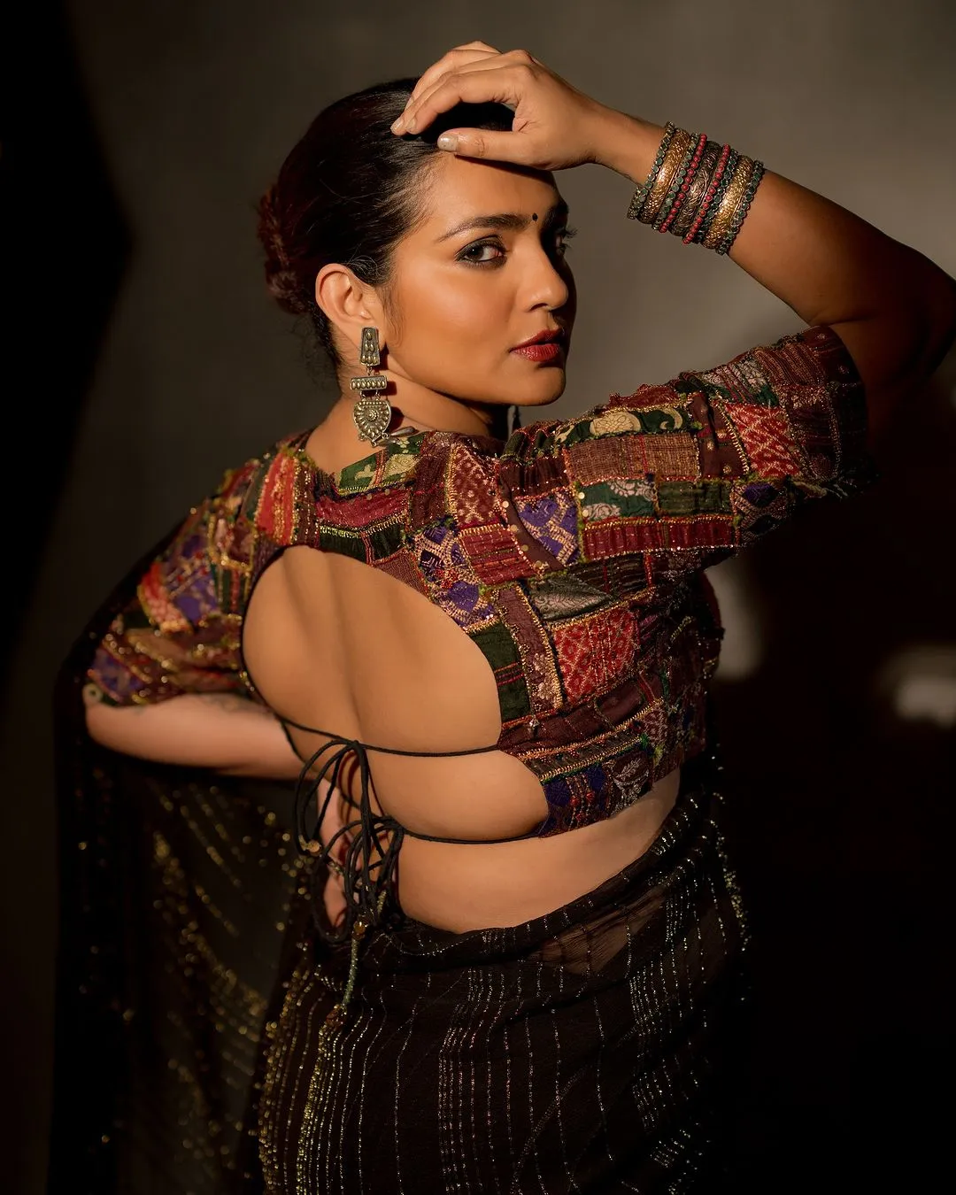 Parvarthy Thiruvothu Saree Latest 1