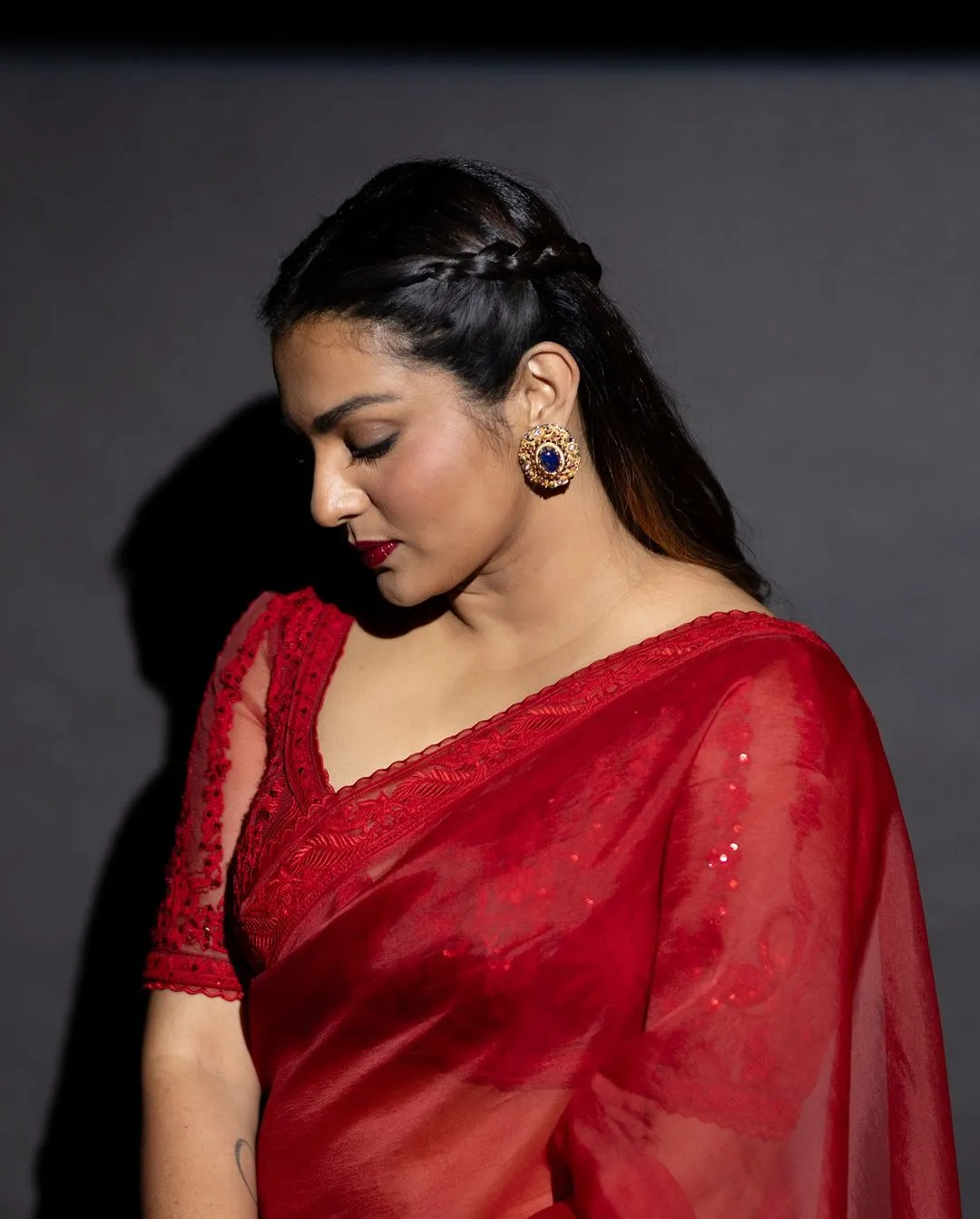 Parvathy Thiruvothu Red Saree