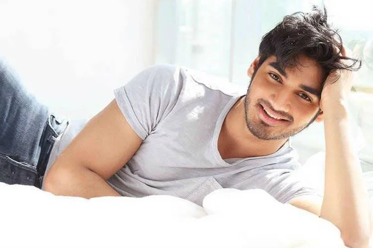 ahan shetty, sunil shetty