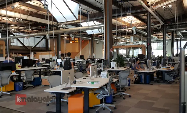 mpk20-facebook-office