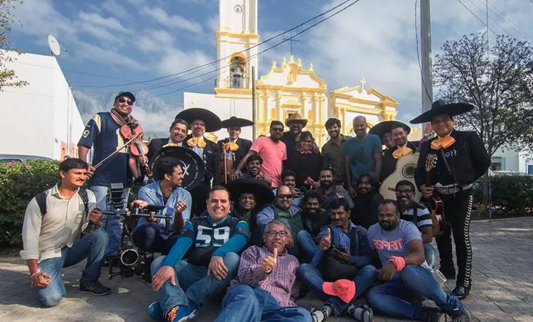 സിഐഎയുടെ ഷൂട്ടിങ്ങിനിടെ. ചിത്രം: ഫെയ്സ്ബുക്ക്