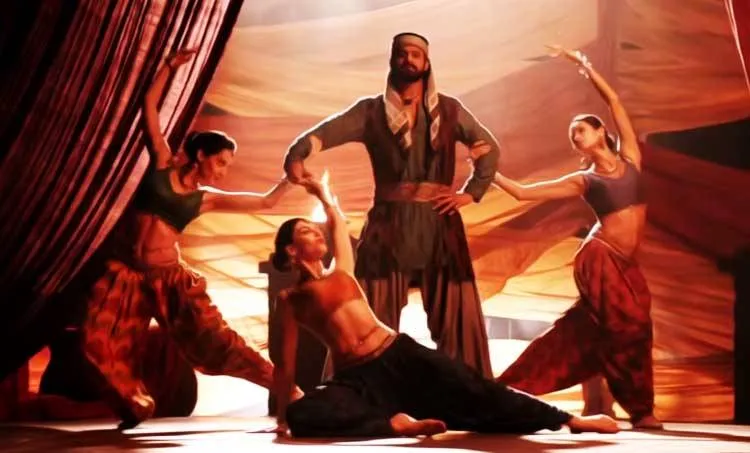 bahubali, film review, ethiran kathiravan, vishnuram